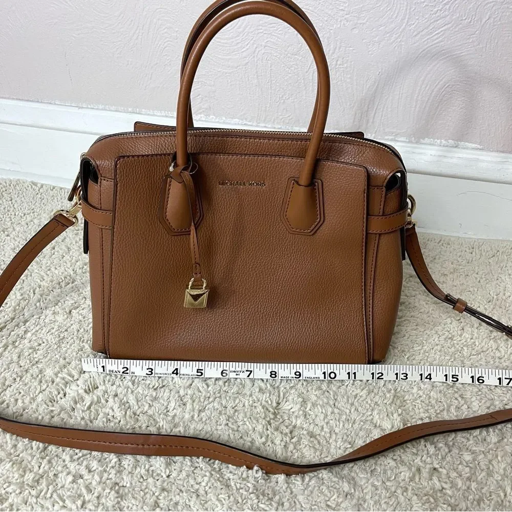 Michael Kors Belted MD Satchel - Picture 4 of 16